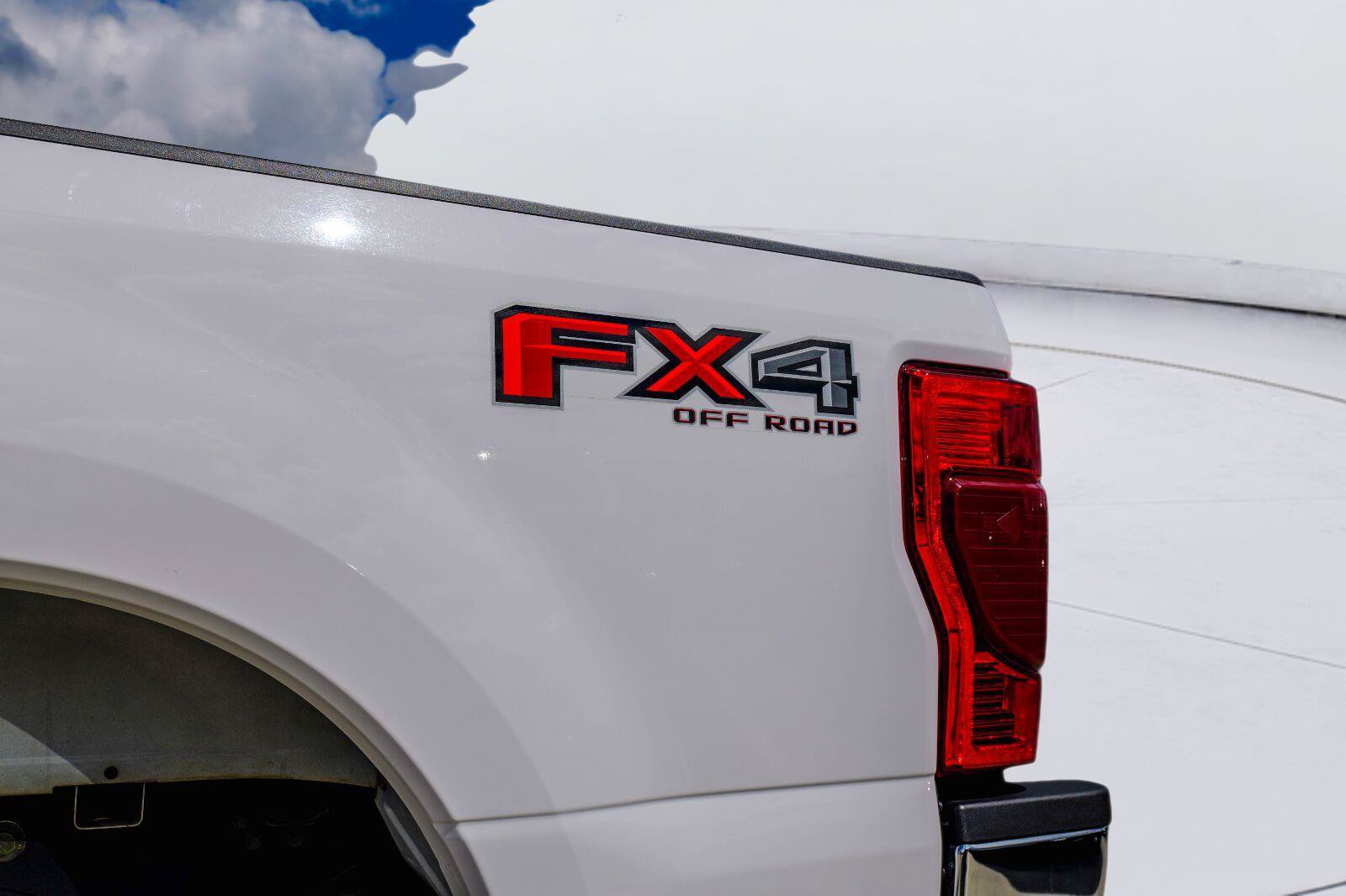 Used 2020 Ford F250 Lariat w/ Lariat Value Package AWD/4WD image 8