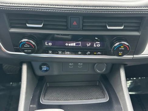 Certified 2026 Nissan Rogue SV AWD/4WD image 36