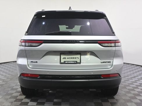 Used 2025 Jeep Grand Cherokee Limited w/ Black Appearance Package AWD/4WD image 5
