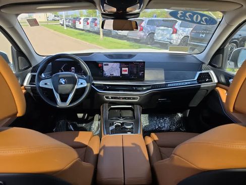 Used 2023 BMW X7 xDrive40i w/ Premium Package AWD/4WD image 13