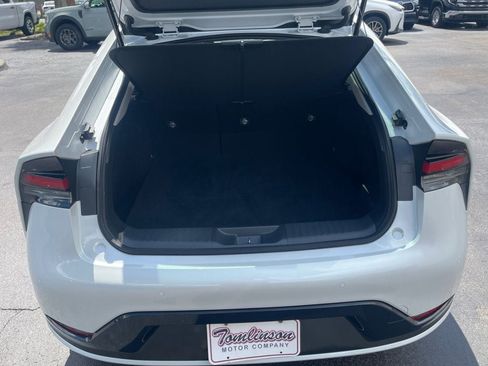 Used 2026 Toyota Prius XLE FWD image 5
