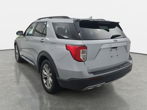 Used 2020 Ford Explorer XLT w/ Equipment Group 202A image 7