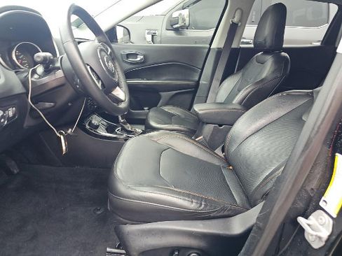 Used 2019 Jeep Compass Limited AWD/4WD image 4