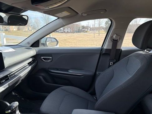 Used 2025 Kia K4 FWD image 16