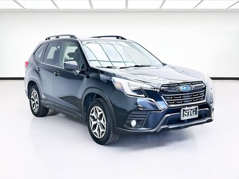 Used 2023 Subaru Forester Premium AWD/4WD image 3
