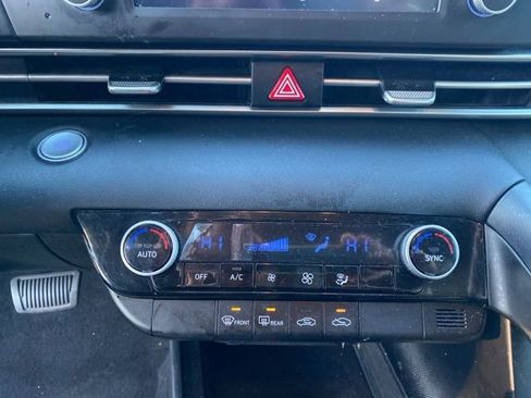 Used 2023 Hyundai Elantra SEL w/ Cargo Package image 29