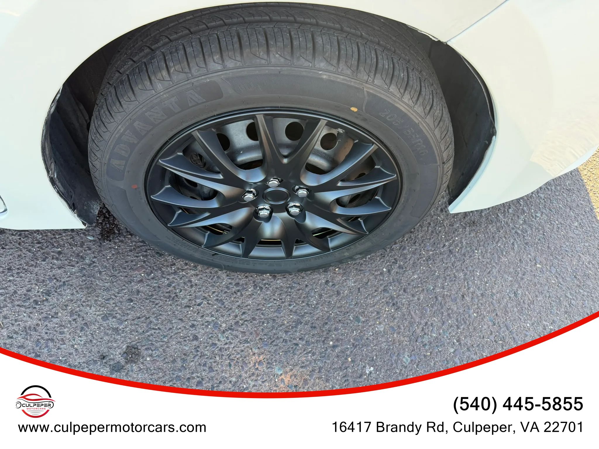 Used 2014 Toyota Corolla LE FWD image 23