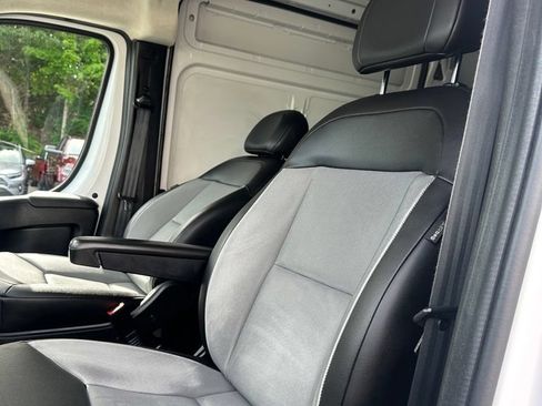 Used 2025 RAM ProMaster 3500 w/ Convenience Group FWD image 11