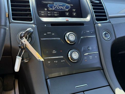 Used 2014 Ford Taurus SEL w/ Equipment Group 201A image 19