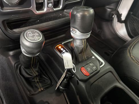 Used 2021 Jeep Gladiator Overland image 20