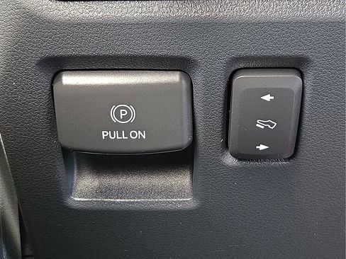 Used 2021 Ford F150 Lariat image 21