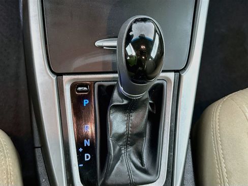Used 2016 Hyundai Elantra SE w/ Option Group 02 FWD image 18