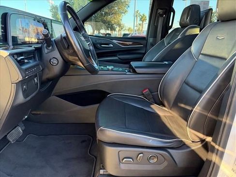 Used 2021 Cadillac Escalade Premium Luxury image 7