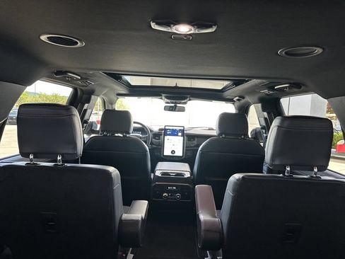 Used 2024 Ford Expedition Platinum AWD/4WD image 19