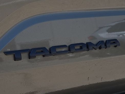 Certified 2024 Toyota Tacoma TRD Off-Road AWD/4WD image 10
