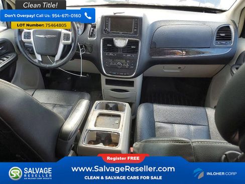 Used 2016 Chrysler Town & Country Touring image 11