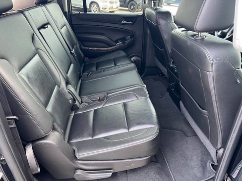Used 2020 Chevrolet Suburban LT image 21