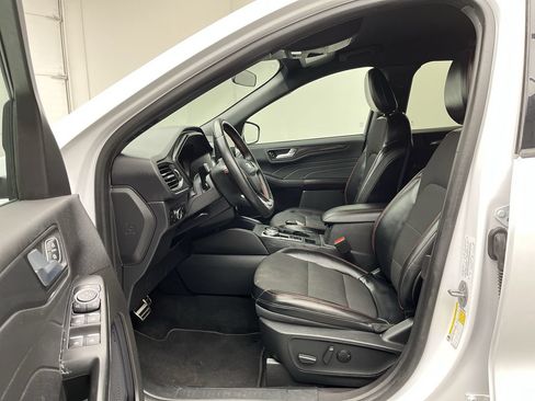 Used 2023 Ford Escape ST-Line Select w/ Tech Pack #1 AWD/4WD image 3