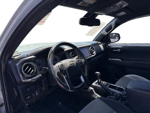Used 2021 Toyota Tacoma TRD Sport RWD image 7
