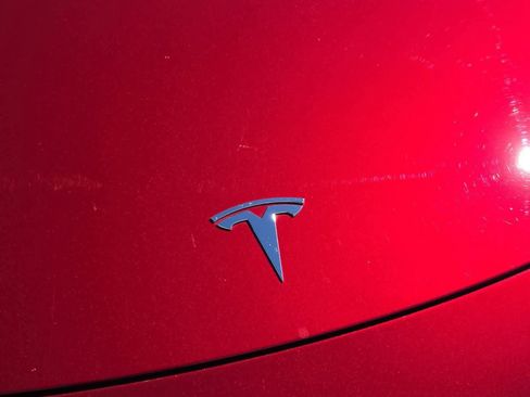 Used 2024 Tesla Model Y 2WD image 10