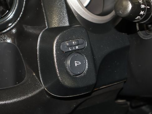 Used 2010 Honda Fit Sport image 31