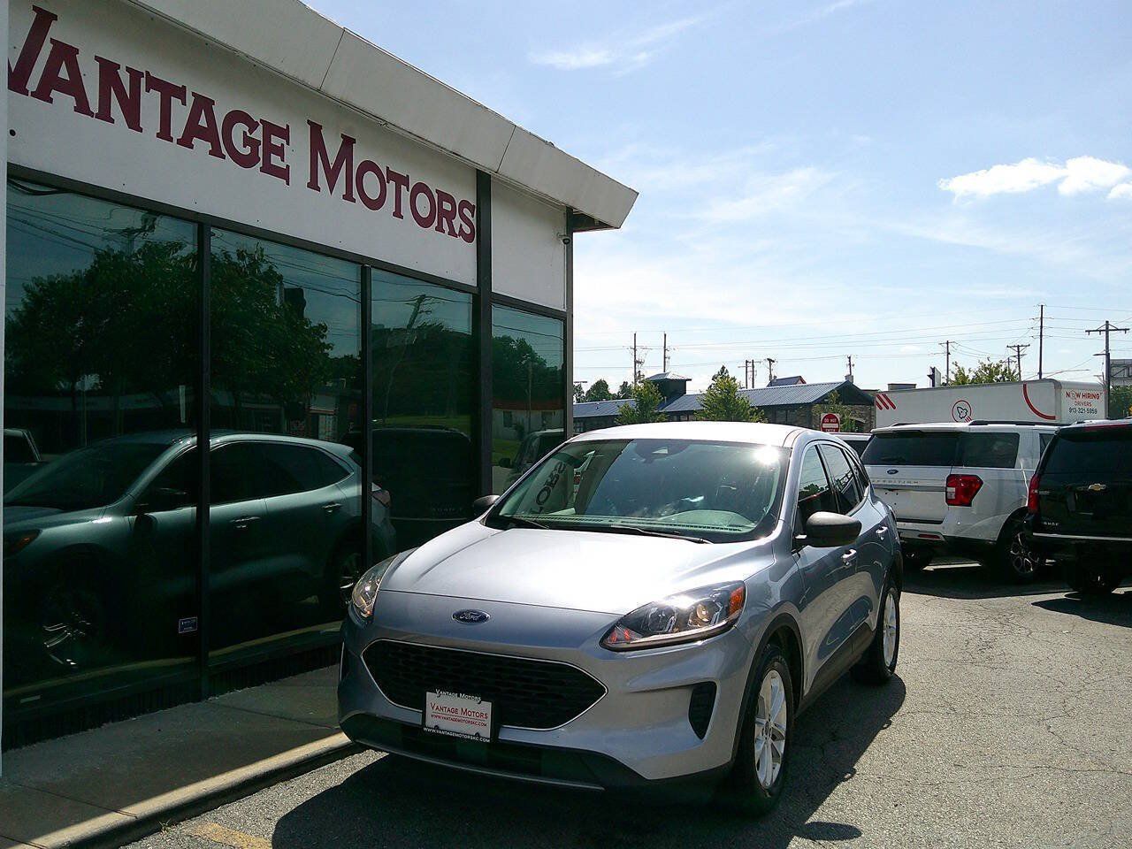Used 2022 Ford Escape SE FWD image 1
