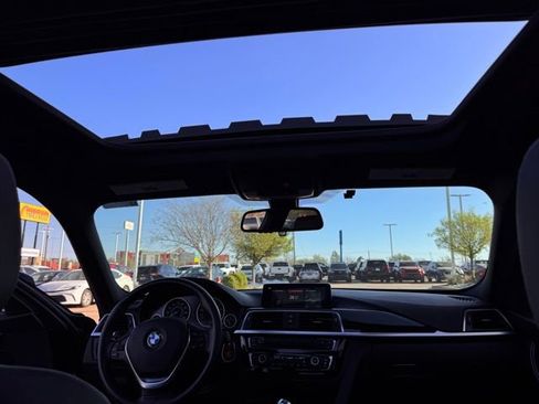 Used 2018 BMW 320i xDrive Sedan image 13