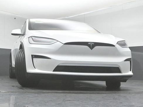 Used 2022 Tesla Model X image 31