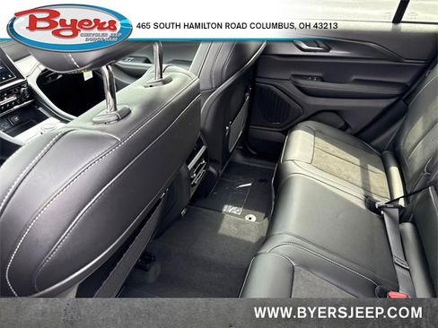 New 2025 Jeep Grand Cherokee Altitude image 30