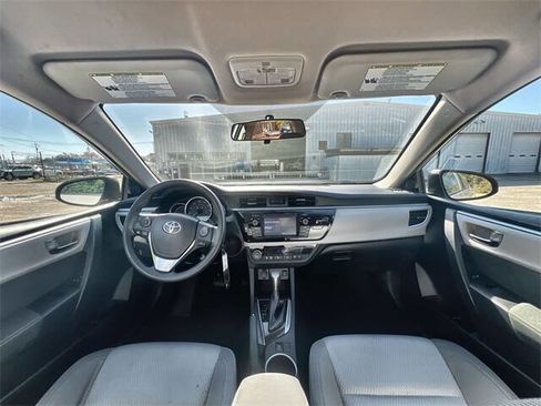 Used 2016 Toyota Corolla L image 18