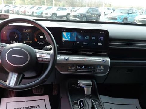 Used 2025 Hyundai Kona SEL AWD/4WD image 15