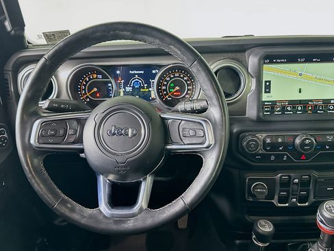 Used 2021 Jeep Wrangler Unlimited Sahara AWD/4WD image 17