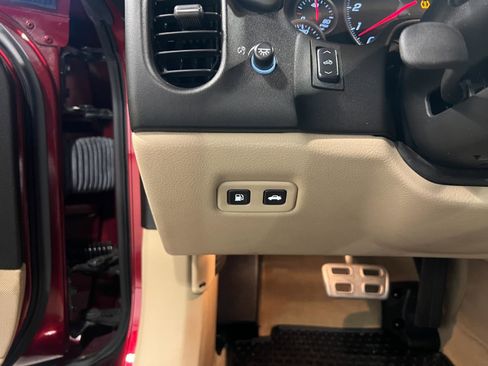 Used 2007 Chevrolet Corvette Convertible w/ Preferred Equipment Group image 13