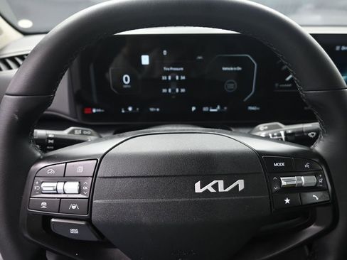 Certified 2025 Kia K4 EX image 15