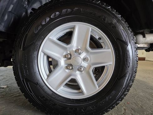 Used 2022 Jeep Gladiator Sport AWD/4WD image 28