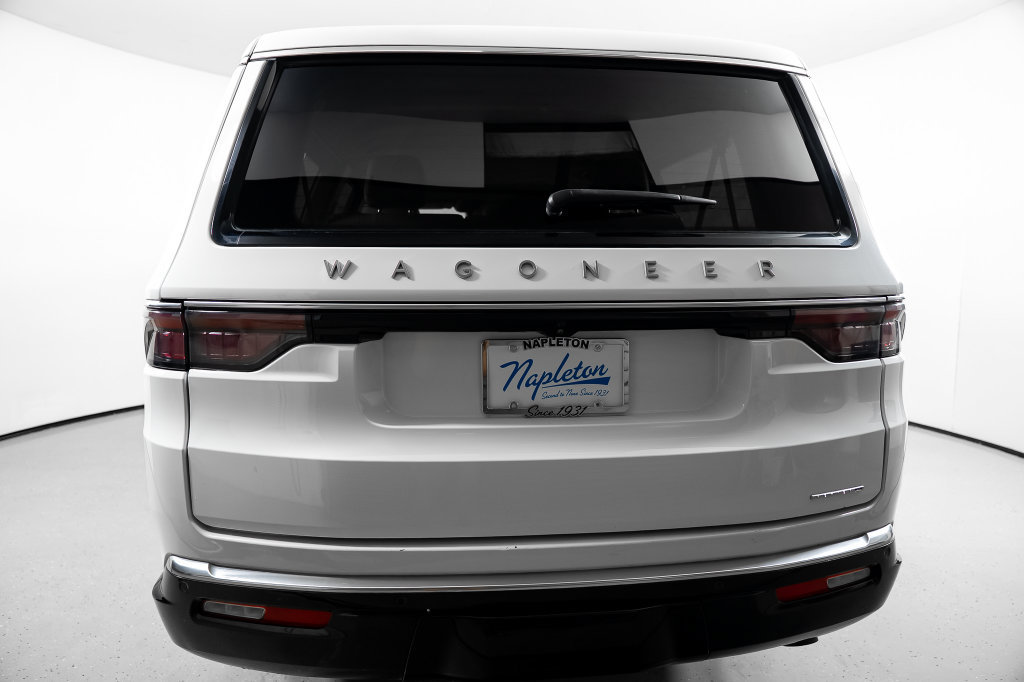 Used 2024 Jeep Wagoneer L Series II AWD/4WD image 9