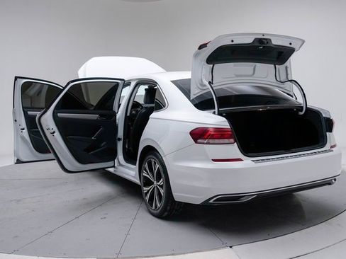 Used 2021 Volkswagen Passat 2.0T SE image 19