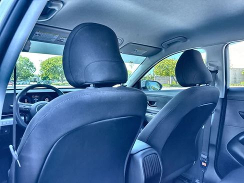 Used 2025 Hyundai Kona SE FWD image 23