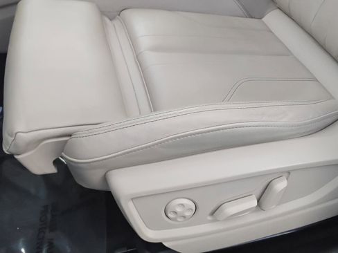 Certified 2024 Audi Q5 e Premium w/ Convenience Package image 16