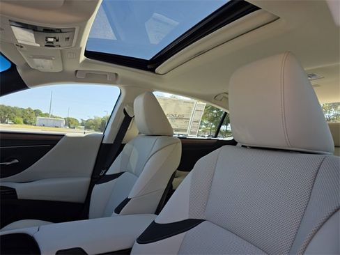 New 2025 Lexus ES 350 w/ Premium Package image 21
