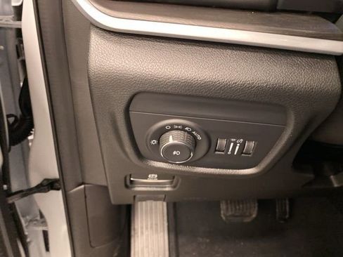 New 2026 Jeep Grand Cherokee L Limited AWD/4WD image 17