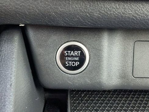 Used 2022 Nissan Rogue S image 34