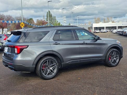 New 2026 Ford Explorer ST-Line w/ ST-Line Street Pack image 36