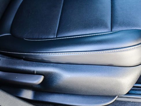 Used 2023 GMC Acadia SLT image 15