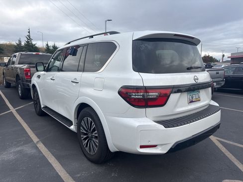 Used 2023 Nissan Armada SL w/ Midnight Edition Package image 4