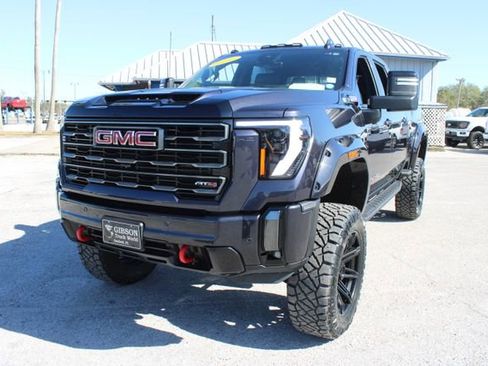 Used 2024 GMC Sierra 2500 AT4 w/ AT4 Premium Plus Package image 3