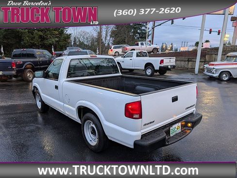 Used 2003 Chevrolet S10 Pickup 2WD Regular Cab image 17