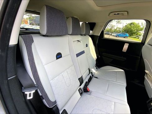 Certified 2025 MINI Cooper Countryman S w/ Comfort Package Max image 28