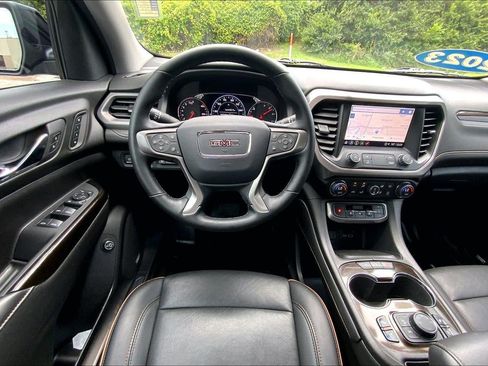 Used 2023 GMC Acadia AT4 w/ Technology Package AWD/4WD image 5
