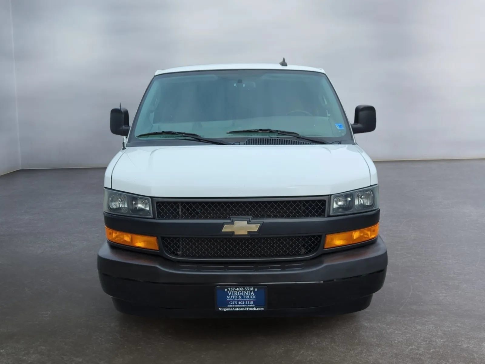Used 2019 Chevrolet Express 2500 w/ Driver Convenience Package RWD image 7